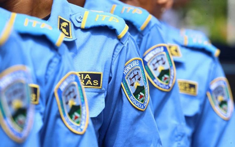 Seguridad oficializa apertura de proceso para  reintegrar a policías y militares depurados