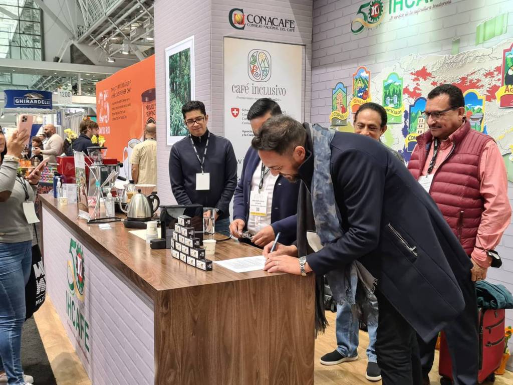 Empresa argentina lanza cápsula de las seis regiones caficultoras de Honduras Empresa argentina lanza cápsula de las seis regiones caficultoras de Honduras