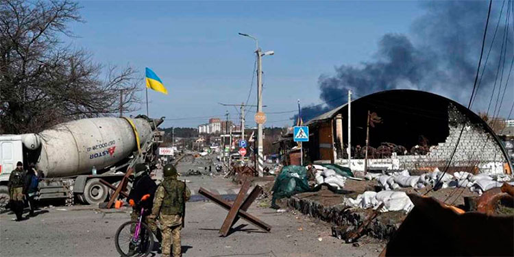 Ucrania teme caída Mariúpol y se prepara para una ofensiva rusa en el este
