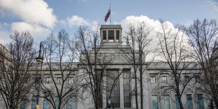 Rusia expulsa a 40 diplomáticos alemanes en respuesta a igual medida de Berlín