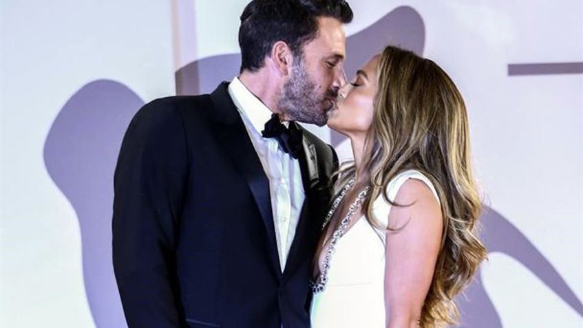 Jennifer Lopez anuncia su compromiso con Ben Affleck