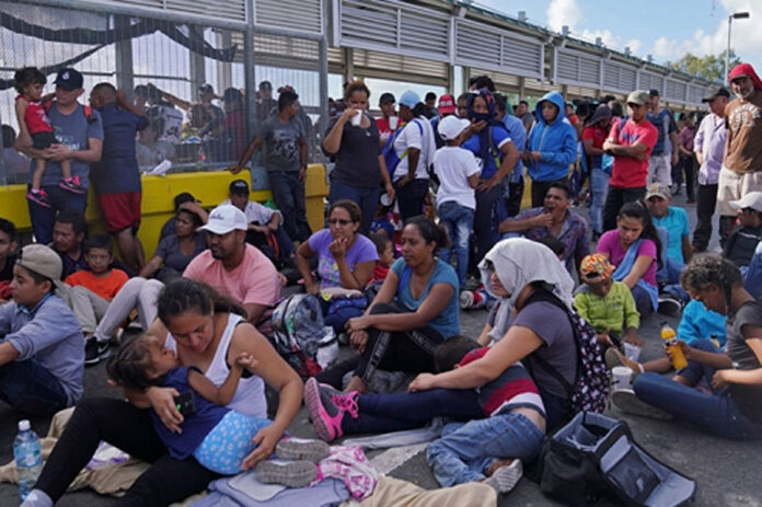 México localiza a 1,080 migrantes hondureños en cuatro días