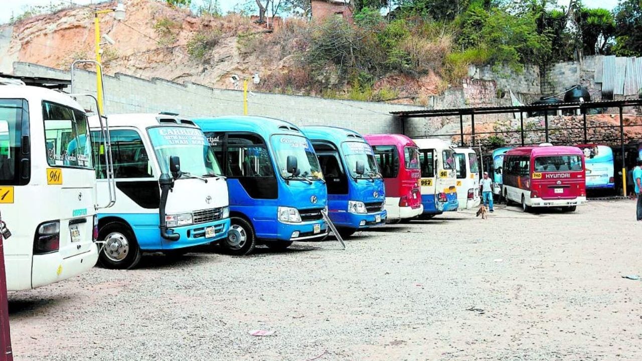 Anuncian sanciones para transportistas que cobren más de la tarifa establecida