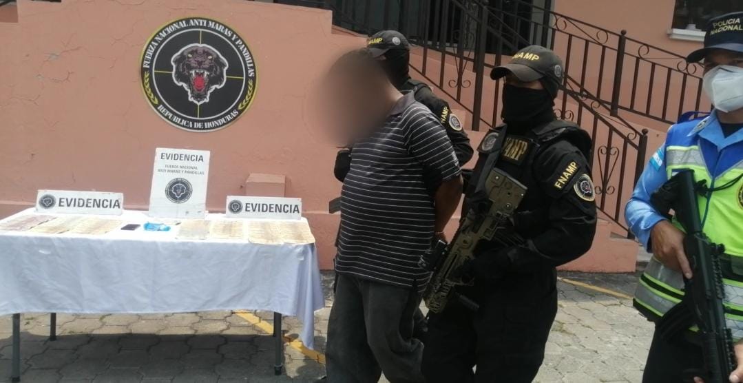 FNAMP captura a presunto extorsionador de la 18 en la capital FNAMP captura a presunto extorsionador de la 18 en la capital