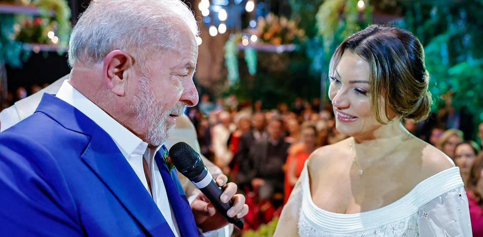 Lula da Silva se casa, por tercera vez, con Rosangela, 21 años más joven que él