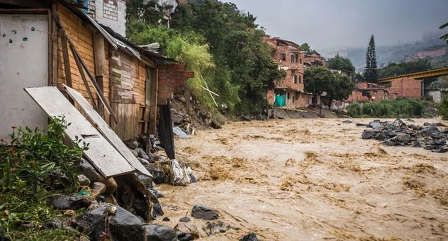 Lluvias dejan 47 muertos y más de 18,000 familias damnificadas en Colombia