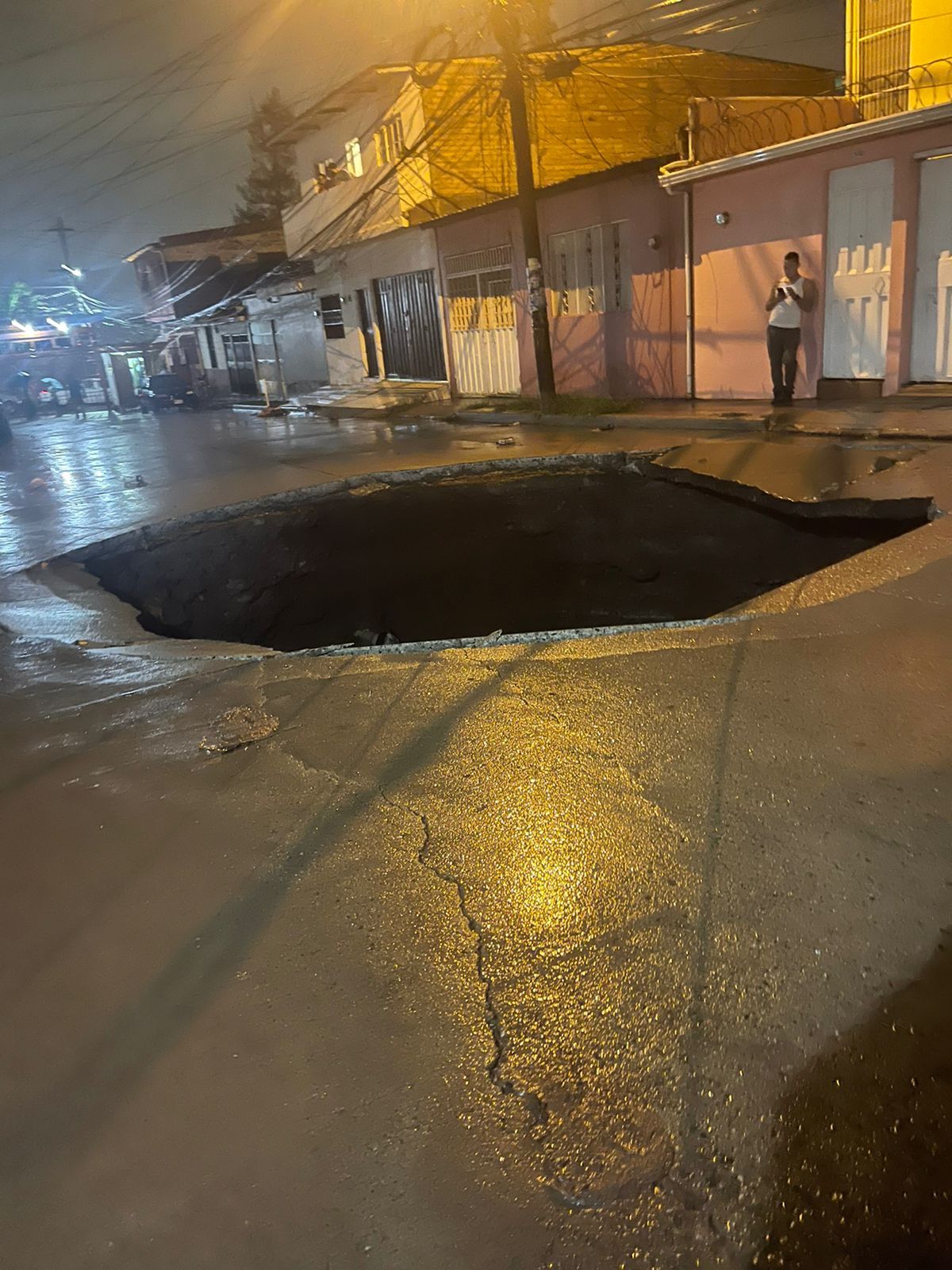 Lluvias provocan daños e inundaciones en varios sectores de la capital