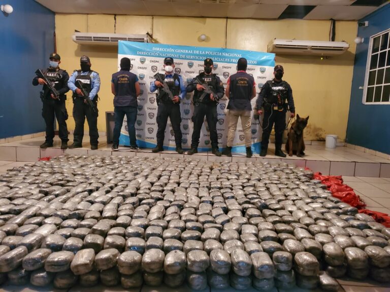 MP presenta requerimiento fiscal a dos personas por tráficar 2,453 paquetes de marihuana en Choluteca