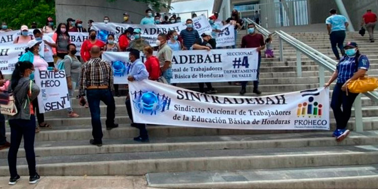 Derogan Decreto 100-2021 con el cual obtendrían sus plazas los Maestros Proheco e Interinos