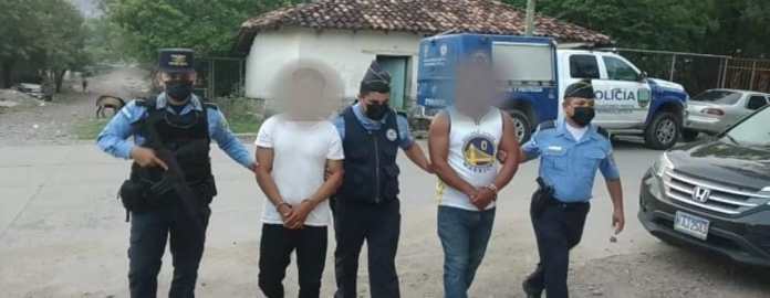 Con más de $ 9,000 detienen a dos sospechosos de lavado de activos en El Amatillo, Valle Con más de $ 9,000 detienen a dos sospechosos de lavado de activos en El Amatillo, Valle