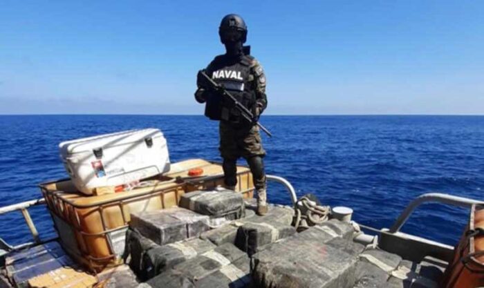 Incautan cocaina valorada en 5.6 millones de dolares en aguas de Puerto Rico Incautan cocaina valorada en 5.6 millones de dolares en aguas de Puerto Rico