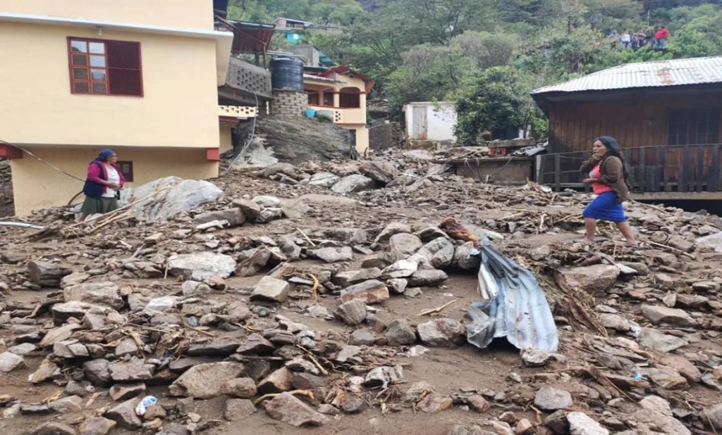 Paso de Ágatha deja 4 muertos y 4 desaparecidos en Oaxaca, México