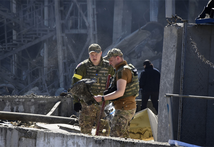 Senado de EEUU aprueba 40,000 millones de dólares en ayuda para Ucrania Senado de EEUU aprueba 40,000 millones de dólares en ayuda para Ucrania