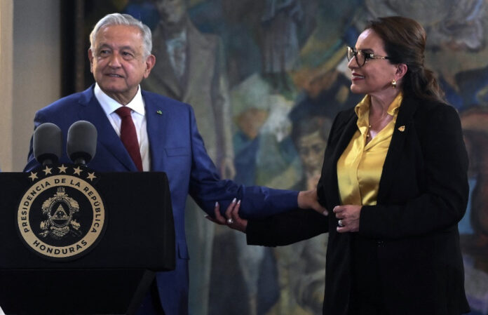 AMLO dice que EEUU no ha respondido a su solicitud sobre la Cumbre, que apoya Honduras y cinco países más