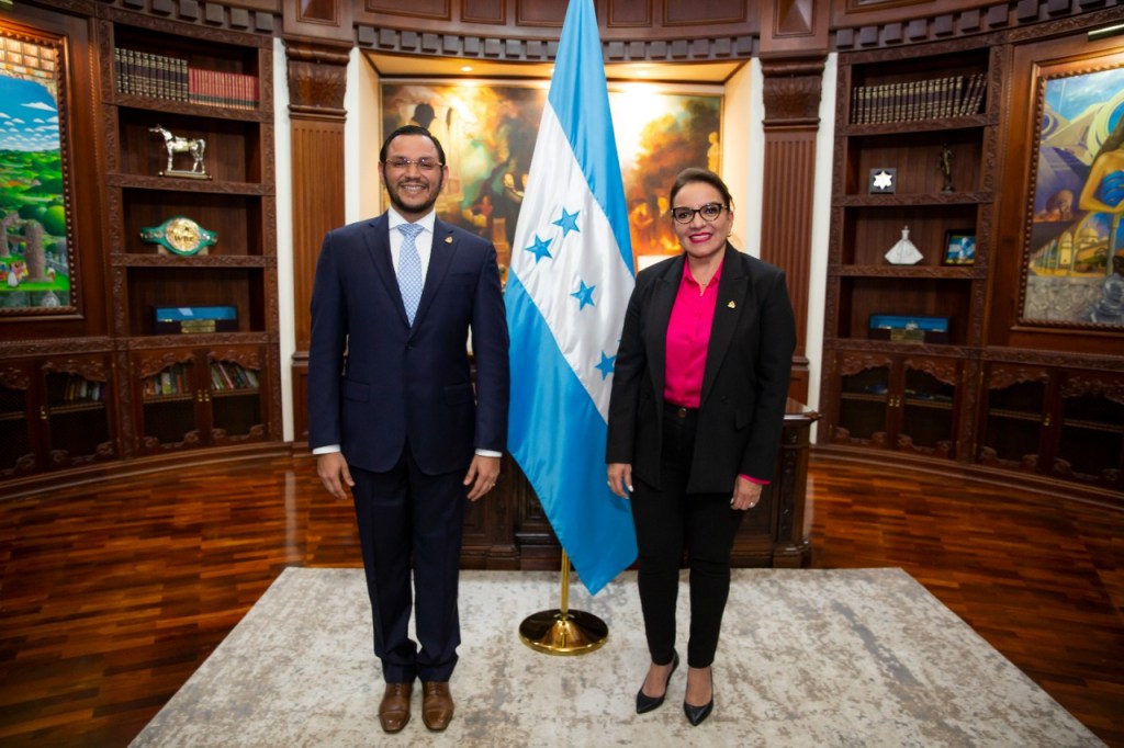 Presidenta Xiomara Castro nombra a nuevo comisionado de ARSA Presidenta Xiomara Castro nombra a nuevo comisionado de ARSA