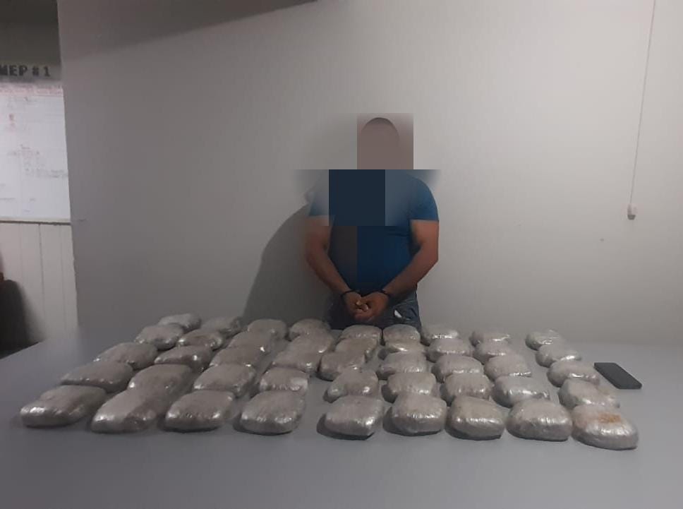 Detienen una persona con 45 paquetes de marihuana en colonia capitalina 