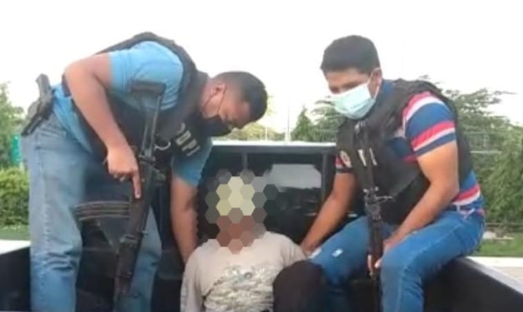 DPI captura a sexagenario por dar muerte de varios machetazos a dos féminas, entre ellas una líder campesina DPI captura a sexagenario por dar muerte de varios machetazos a dos féminas, entre ellas una líder campesina