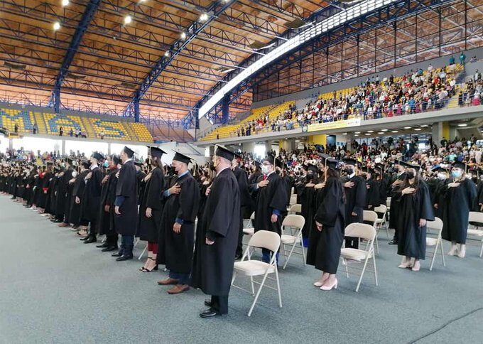 Cerca de 2000 nuevos profesionales entrega UNAH