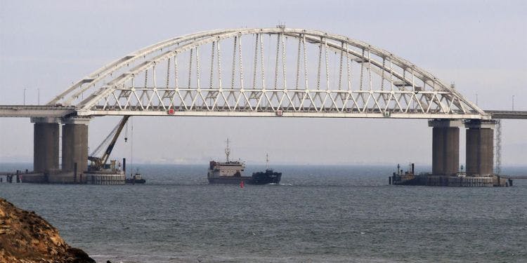 Ucrania ataca plataformas petrolíferas rusas en mar Negro, según las autoridades Ucrania ataca plataformas petrolíferas rusas en mar Negro, según las autoridades