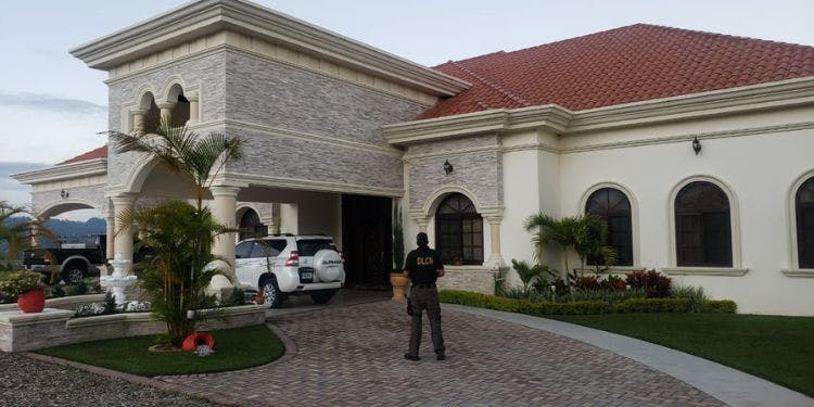 MP solicita privación de dominio contra 353 bienes de implicados en la Operación Arcano MP solicita privación de dominio contra 353 bienes de implicados en la Operación Arcano