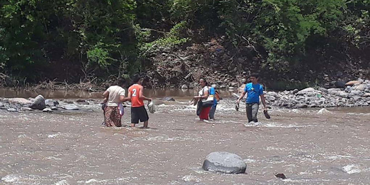 Lluvias dejan incomunicadas al menos seis aldeas en Apacilagua, Choluteca Lluvias dejan incomunicadas al menos seis aldeas en Apacilagua, Choluteca