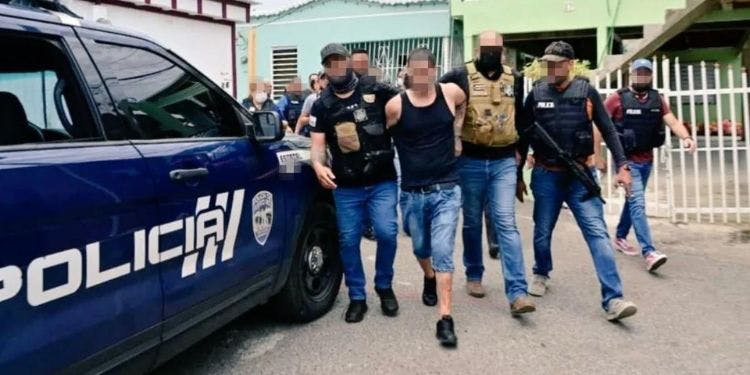 Arrestan a unas 60 personas en Puerto Rico vinculadas al narcotráfico Arrestan a unas 60 personas en Puerto Rico vinculadas al narcotráfico