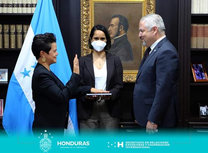 Canciller juramenta a la nueva Embajadora Alterna ante la ONU