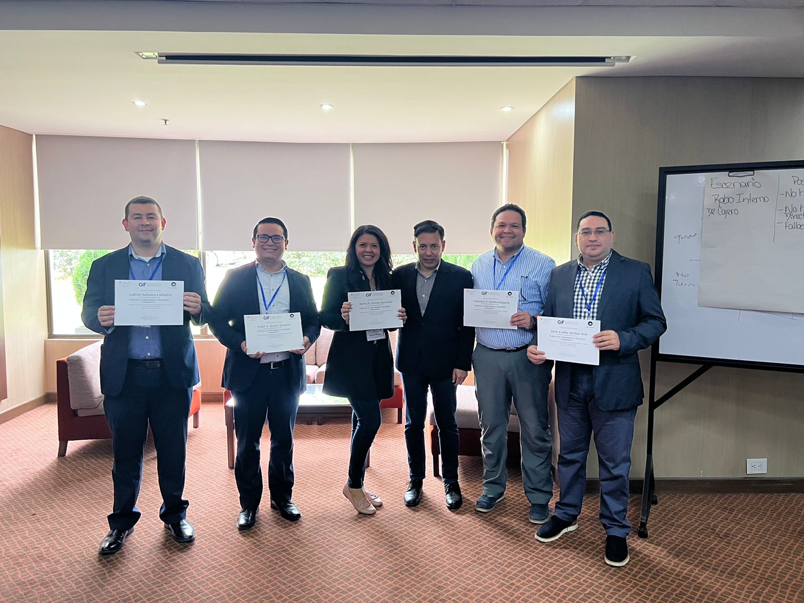 Con apoyo del BID ejecutivos de Confianza son certificados