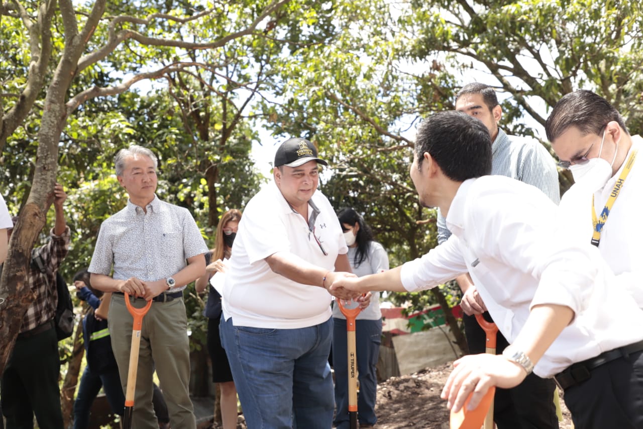 JICA Honduras entregó dos obras del proyecto para el control y mitigación de desastres en la capital JICA Honduras entregó dos obras del proyecto para el control y mitigación de desastres en la capital