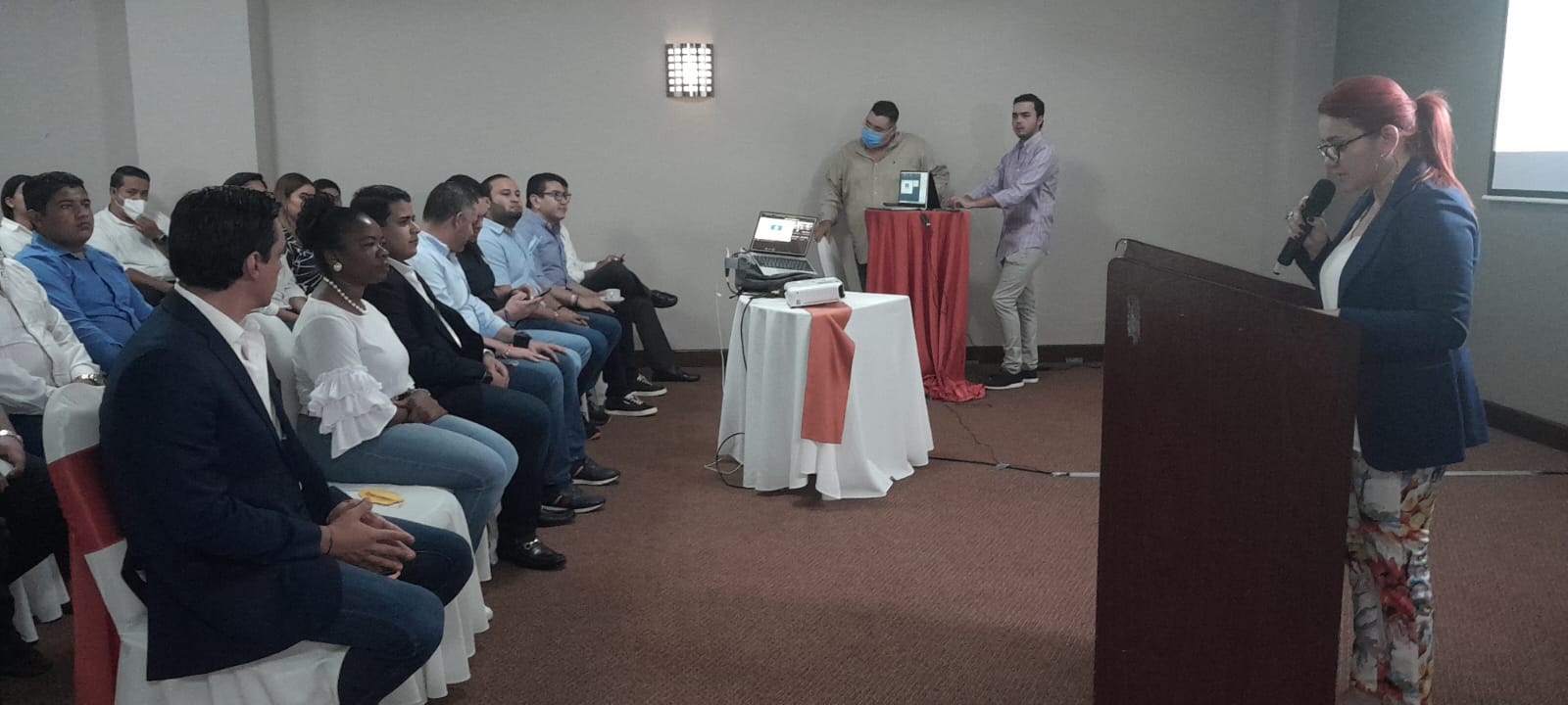 Presentación y entrega de la Política de Juventud del PNH