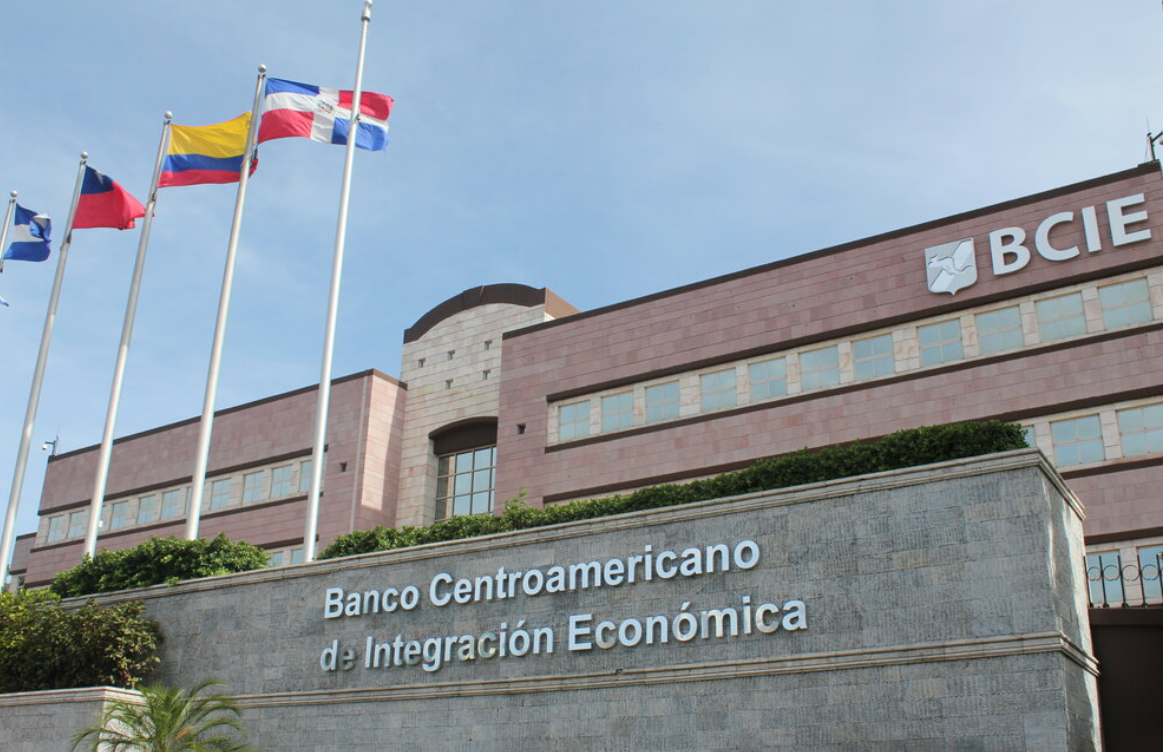 Sube a $600 millones oferta de financiamiento para ENEE