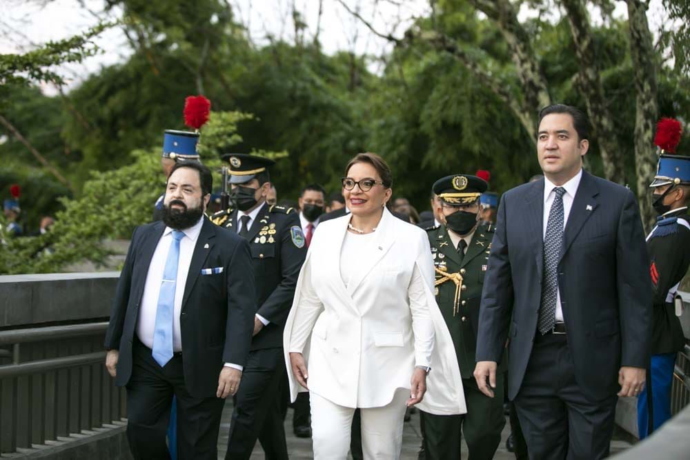 Presidente Luis Redondo acompañó a la Presidenta Xiomara Castro en la Izada de la Bandera Nacional
