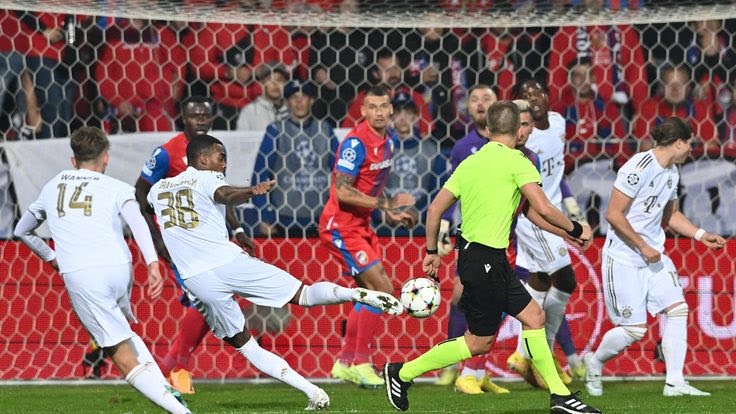 Napoli, Brujas y Bayern Múnich se unen a la lista de invitados en octavos de final en la Champions League