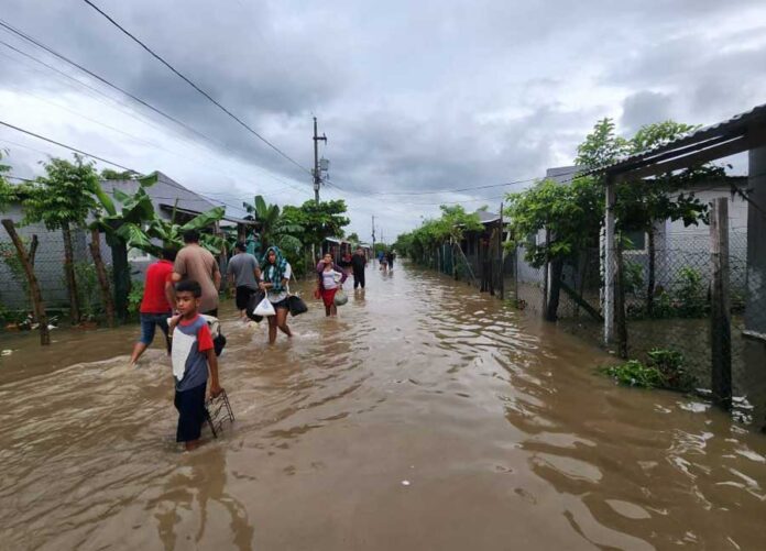 Más de 100 mil personas afectadas por Tormenta Tropical Julia Más de 100 mil personas afectadas por Tormenta Tropical Julia