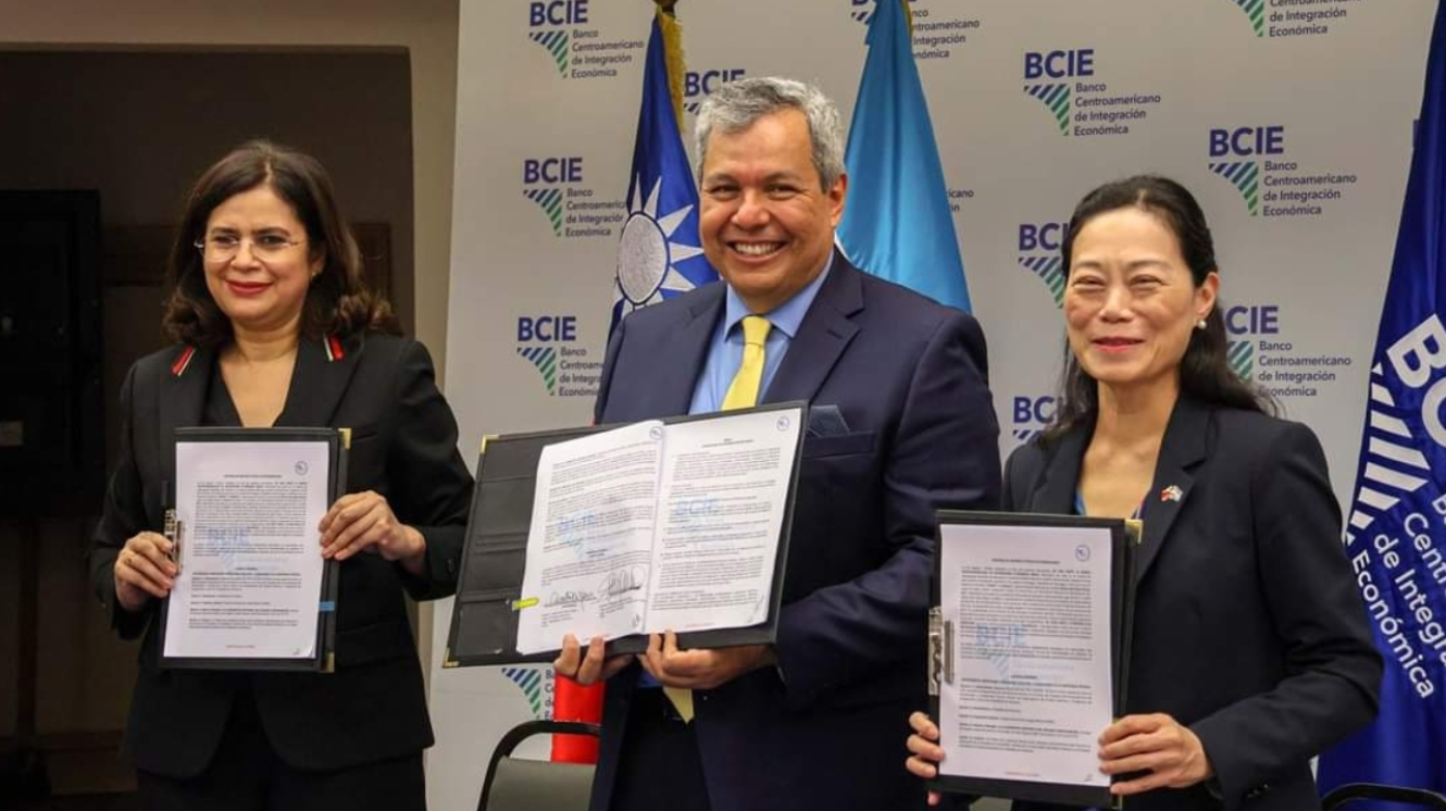 BCIE y China (Taiwán) apoyarán estudios para construir central fotovoltaica en “El Cajón” BCIE y China (Taiwán) apoyarán estudios para construir central fotovoltaica en “El Cajón”