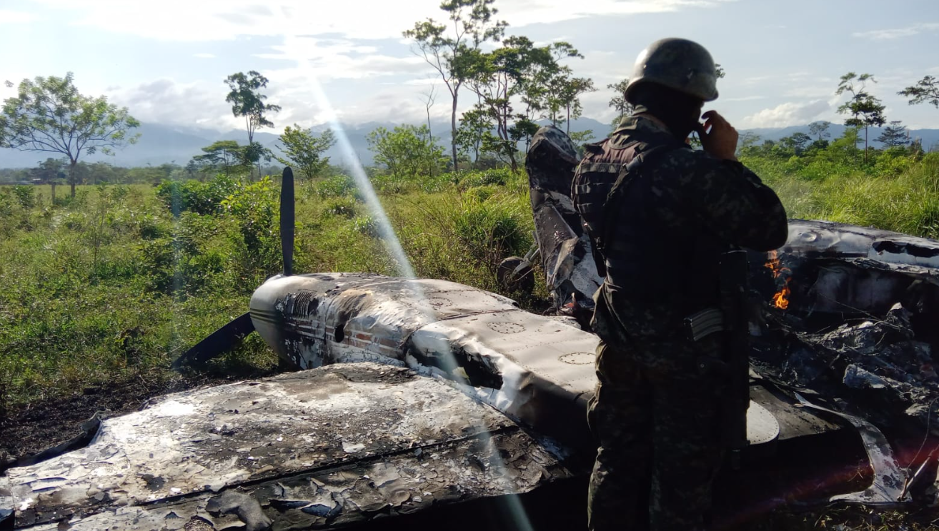 FF. AA. realizan allanamientos en el sector de Cuyamel, Colón FF. AA. realizan allanamientos en el sector de Cuyamel, Colón