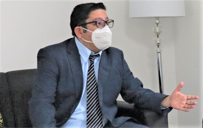 Están abiertos al diálogo para terminar contrato de EEH, manifesta Ministro de Energía