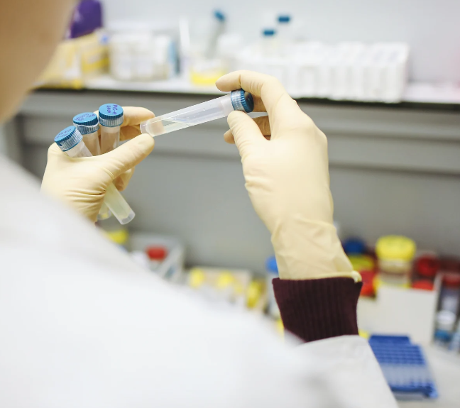 Nueva variante Covid: estos son los síntomas de BQ.1, que puede provocar una ola de contagios en España Nueva variante Covid: estos son los síntomas de BQ.1, que puede provocar una ola de contagios en España