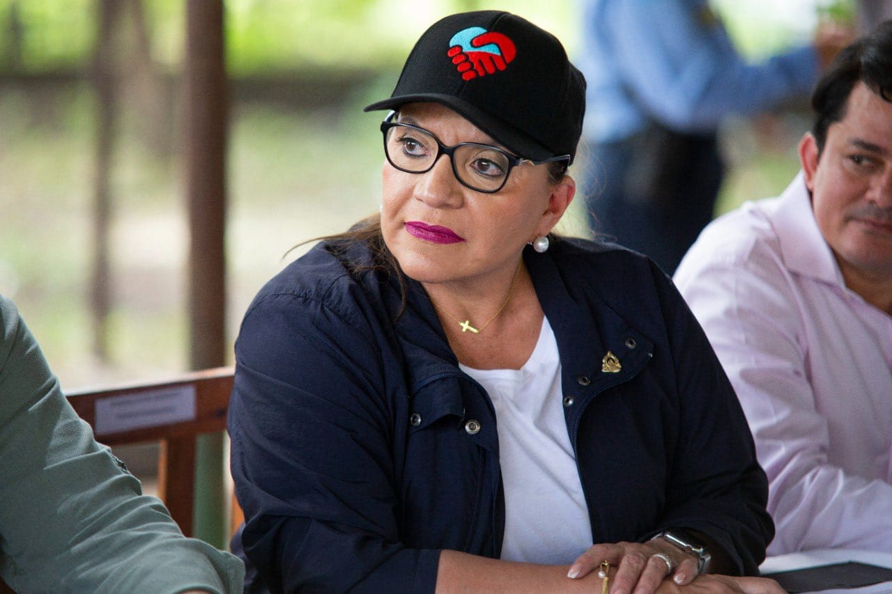 Presidenta Castro llega al municipio de Alianza para solidarizarse con damnificados