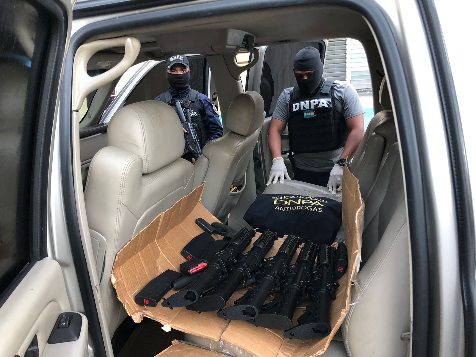 Policía Nacional detiene a un ciudadano por transporte de armamento de uso restringido en el país