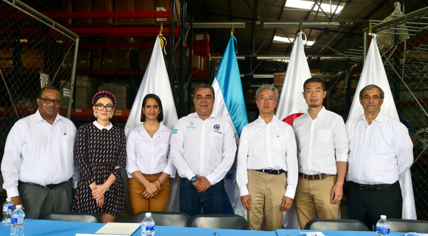 Embajada de Japón entrega donación a Copeco para atender a los afectados por las lluvias