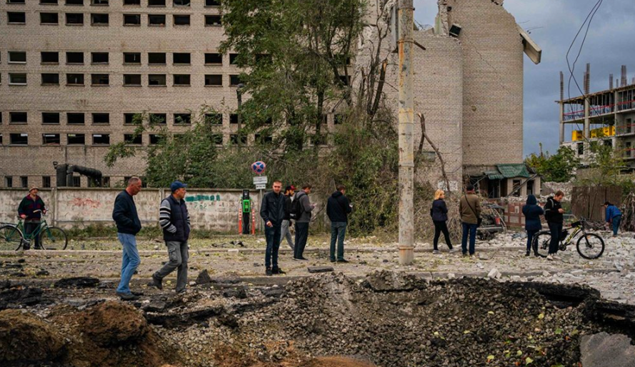 Joe Biden califica de “brutalidad” ataques rusos en Ucrania