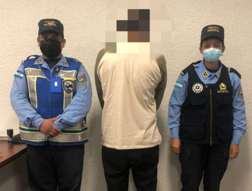 Detienen en el Aeropuerto de Palmerola a hombre acusado de secuestro