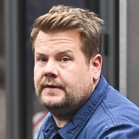 James Corden maltrató a camareros en un restaurante, provocó su veto y tras disculpa lo perdonaron. James Corden maltrató a camareros en un restaurante, provocó su veto y tras disculpa lo perdonaron.
