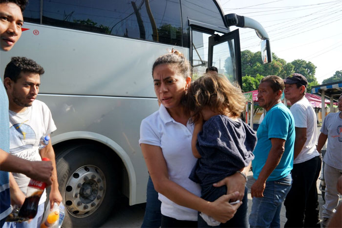 Bodegas de Nueva York, dispuestas a emplear a «miles» de inmigrantes latinos