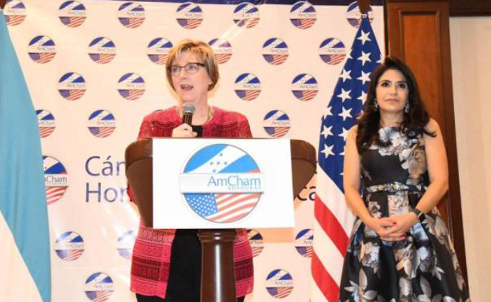 “Desafortunadamente, algunas políticas están complicando sus probabilidades de éxito”, lamentó la Embajadora de EEUU en Honduras