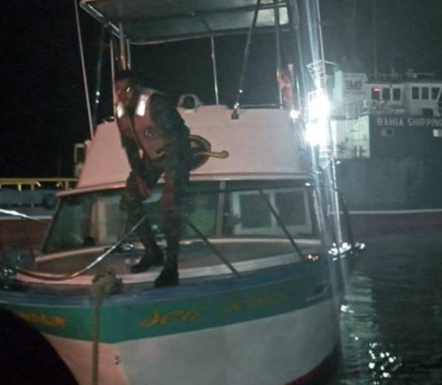 Fuerza Naval rescata a seis personas que habían naufragado en el mar Caribe