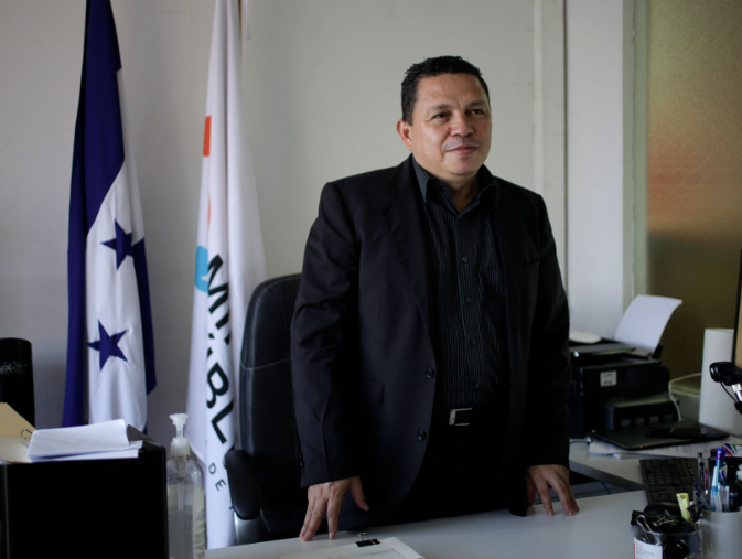 Seis candidatos no deberían postularse a un cargo en la CSJ, señala fiscal Luis Javier Santos Seis candidatos no deberían postularse a un cargo en la CSJ, señala fiscal Luis Javier Santos