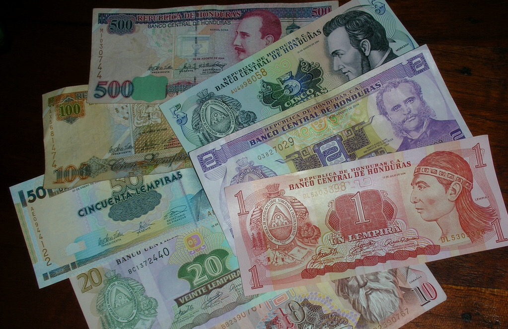 ¡PRECAUCIÓN! Circulan billetes falsos en los mercados