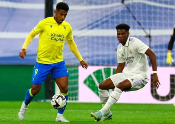 Lozano juega 73 minutos con el Cádiz que pierde ante el Madrid antes del parón Lozano juega 73 minutos con el Cádiz que pierde ante el Madrid antes del parón